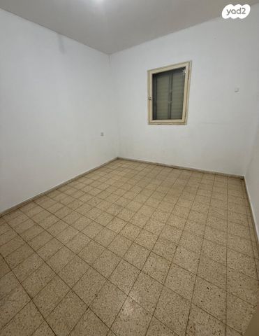 דירה, הרצל 22, שאר העיר, קרית עקרון