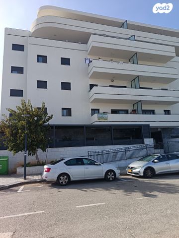 שמעון פרס/ האצטדיון