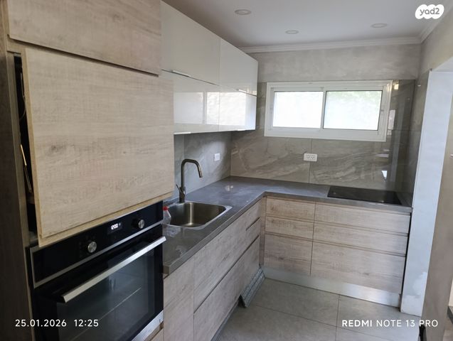 דירה, לוי אשכול 459, שכונה ותיקה - מרכז העיר, מעלות תרשיחא