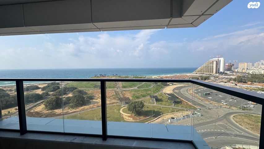 דירה, יהורם גאון 2, בת ים