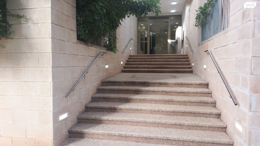 דירה, כפר סבא