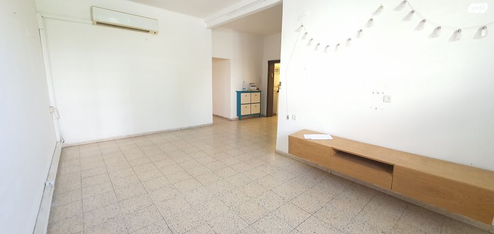 דירת גן, החי"ל, נגבה, רמת גן