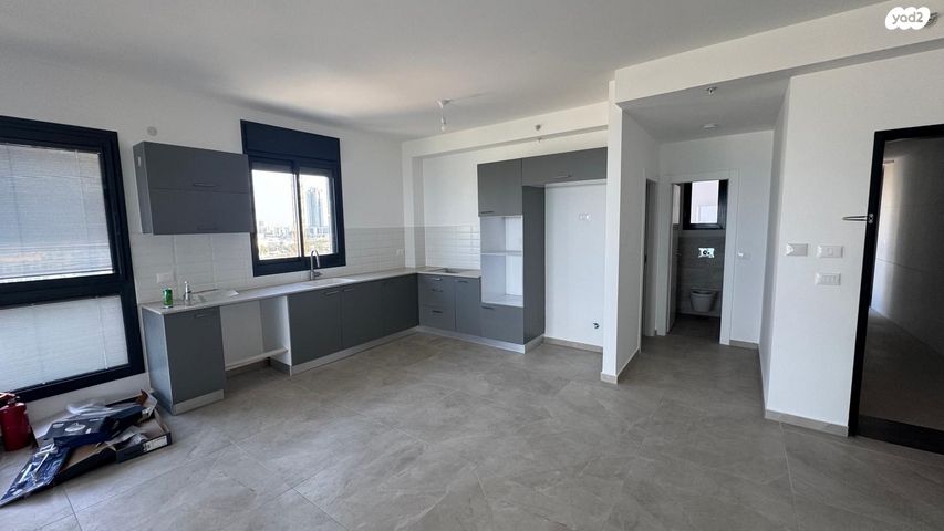 דירה, יהורם גאון 2, בת ים