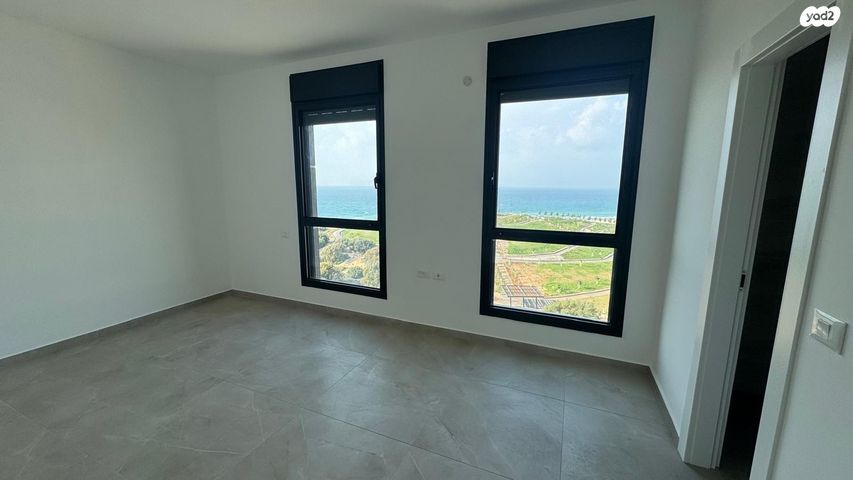 דירה, יהורם גאון 2, בת ים