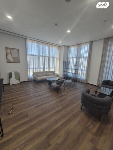 יהורם גאון 2