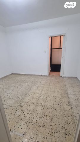 דירה, הקונגרס, רסקו א', חולון