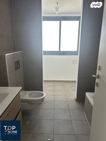 דירה, אמנון ליפקין שחק, נוף הטיילת, נתניה