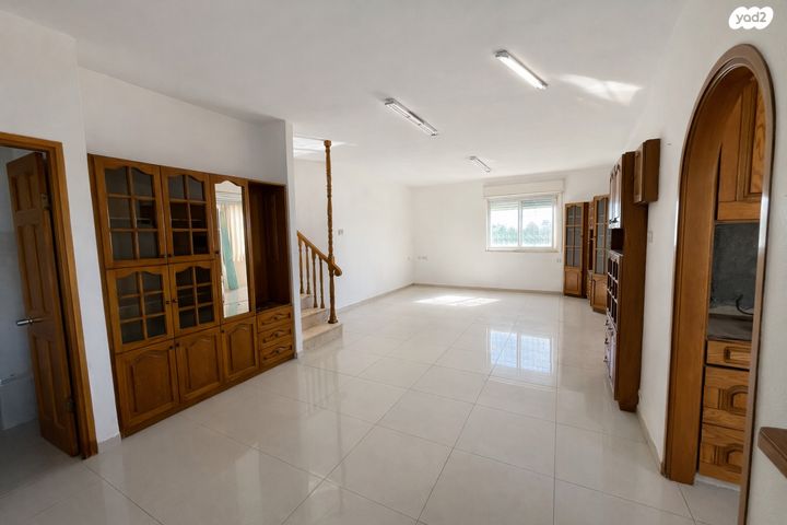 דירה, יצחק קצנלסון, גבעת הורדים, רסקו, ירושלים