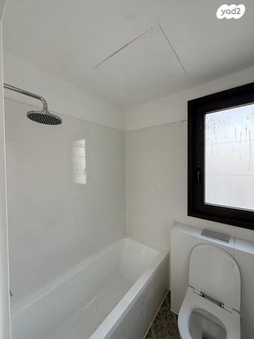 דירה, משגב עם 4, קרית שלום, תל אביב יפו