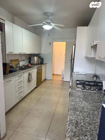 דירה, הגדוד העברי, קרית ויצמן, רעננה