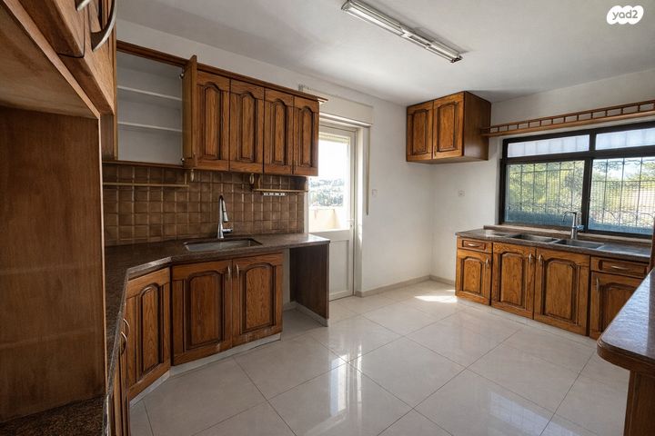 דירה, יצחק קצנלסון, גבעת הורדים, רסקו, ירושלים