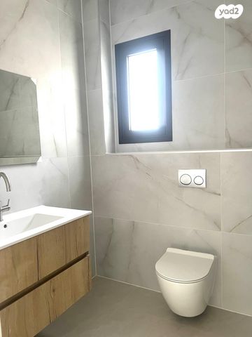 דירה, המגרסה, מבשרת ציון