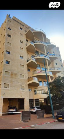 דירה, הבריגדה היהודית, גלי הים, נתניה