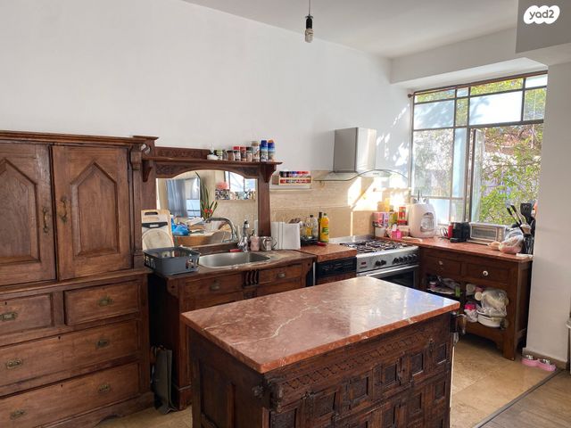 דירה, גנסין, גבעת הרמבם, גבעתיים