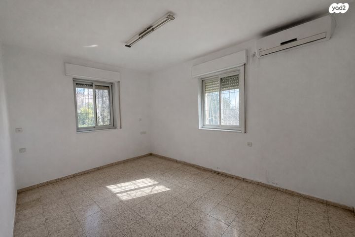 דירה, יצחק קצנלסון, גבעת הורדים, רסקו, ירושלים