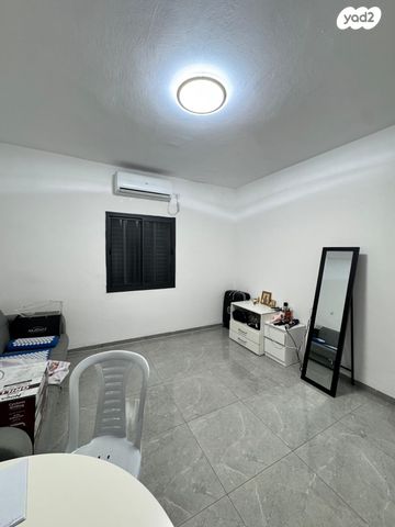 דירה, א.ד. גורדון, קרית ים