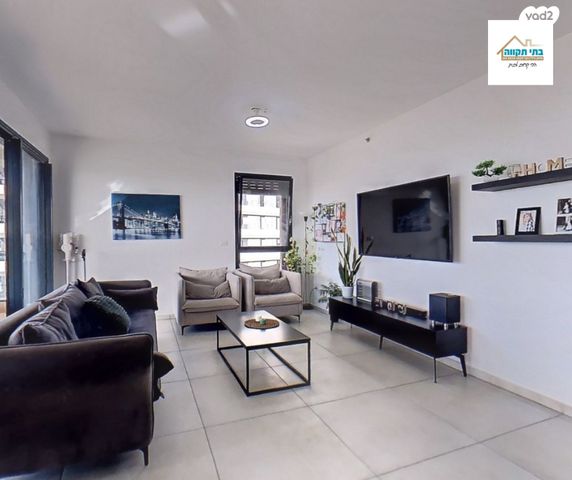 דירה, יצחק נבון, נאות אריאל שרון, קרית אונו