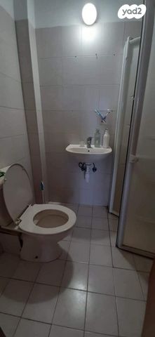 גג/ פנטהאוז, משה הס, רסקו א', חולון