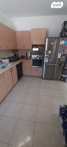 גג/ פנטהאוז, משה הס, רסקו א', חולון