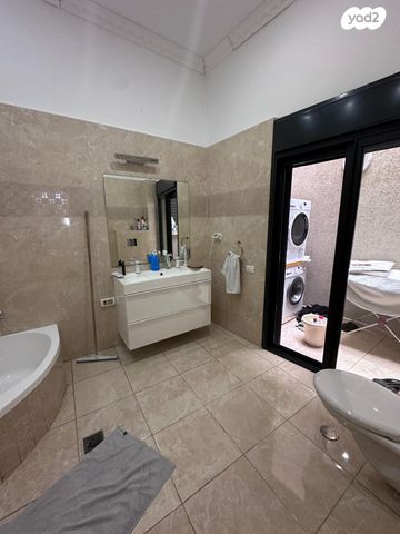 דו משפחתי, דב ממזריץ', צהלון, שיכוני חסכון, תל אביב יפו