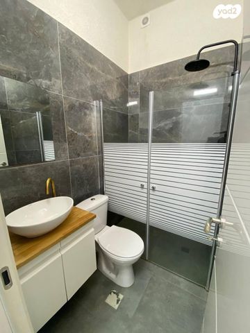 דירה, השומר 33, העיר התחתית, ואדי סאליב, חיפה