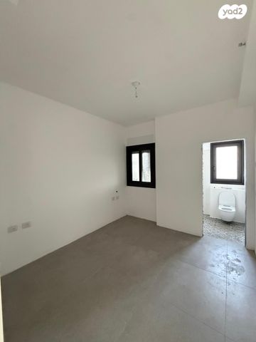 דירה, משגב עם 4, קרית שלום, תל אביב יפו