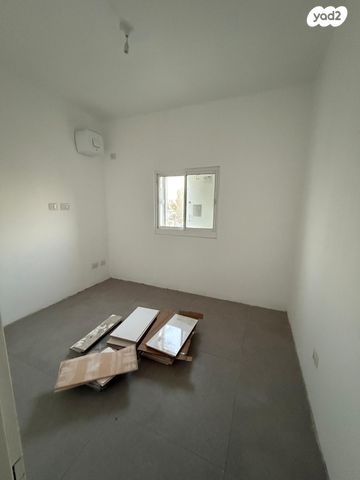 דירה, משגב עם 4, קרית שלום, תל אביב יפו