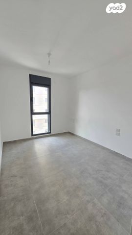 דירה, דניאל, בת ים