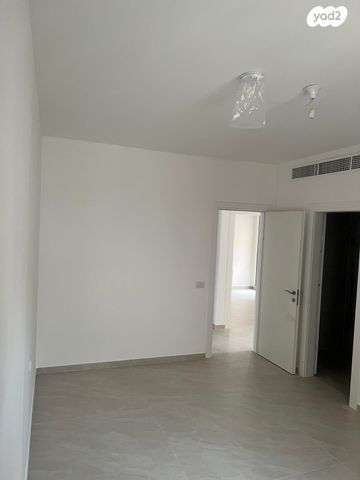 דירה, המגרסה, מבשרת ציון