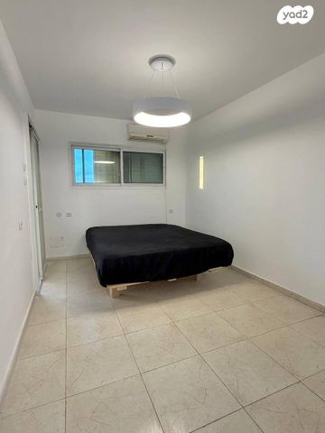 דירה, שדרות הנשיא טרומן 52, קרית חיים מערבית, חיפה