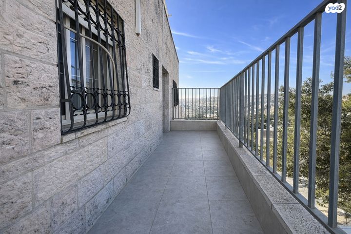 דירה, יצחק קצנלסון, גבעת הורדים, רסקו, ירושלים