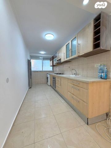 דירה, שדרות הנשיא טרומן 52, קרית חיים מערבית, חיפה