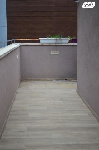 דופלקס, פתח תקווה