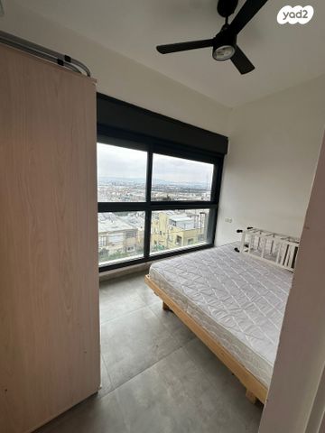 דירה, דוד רזיאל 56, תל עמל, חיפה