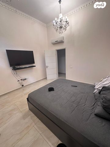 דו משפחתי, דב ממזריץ', צהלון, שיכוני חסכון, תל אביב יפו