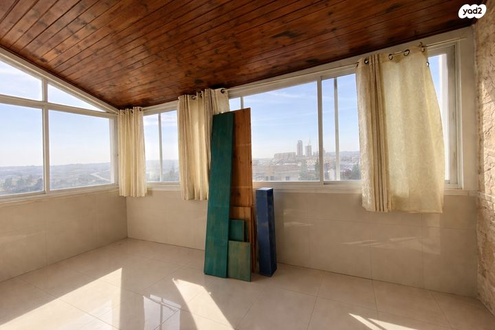 דירה, יצחק קצנלסון, גבעת הורדים, רסקו, ירושלים