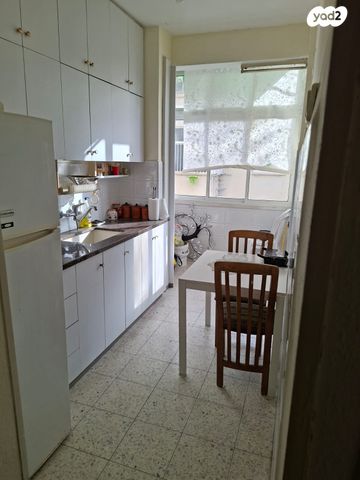 דירה, יאנוש קורצ'אק, בת ים