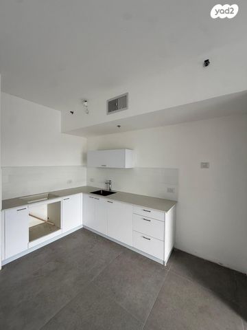 דירה, משגב עם 4, קרית שלום, תל אביב יפו