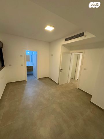 דירת גן, שדרות העם הצרפתי, שכונת הותיקים, רמת גן