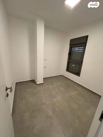 דירת גן, שדרות העם הצרפתי, שכונת הותיקים, רמת גן