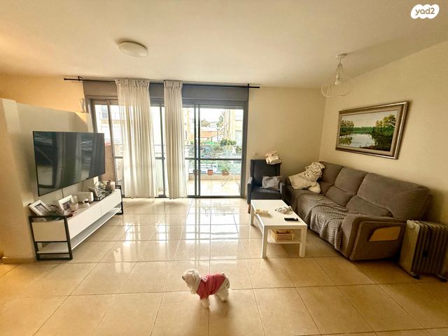 דירה, הרצליה