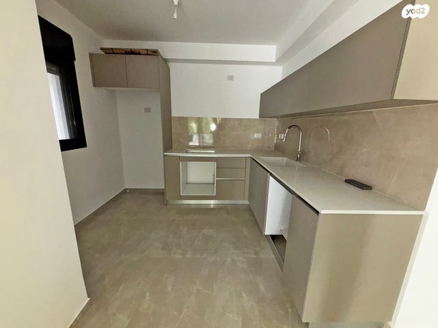 דירה, תל חנן, נשר