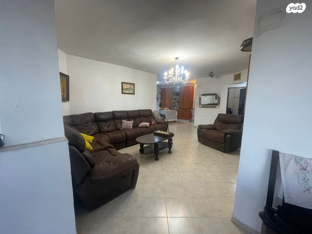 בית פרטי/ קוטג', האדמו"ר מרוז'ין, הר נוף, ירושלים