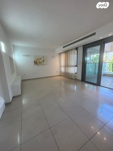 הגוש הגדול, רמת אביב החדשה, נופי ים