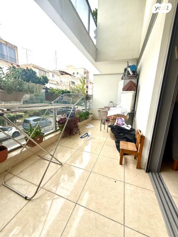 דירה, הרצליה