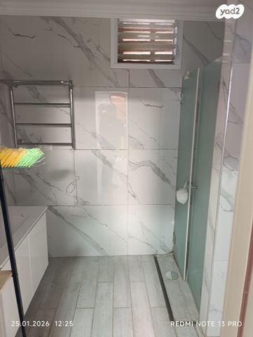 דירה, לוי אשכול 459, שכונה ותיקה - מרכז העיר, מעלות תרשיחא