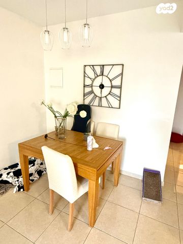 דירה, הרצליה