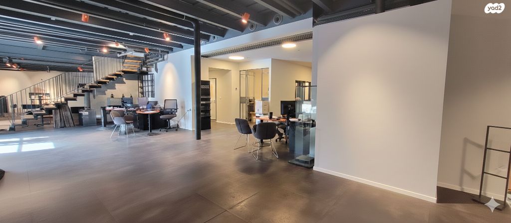 מבני תעשיה, אזור תעשיה נווה נאמן, הוד השרון