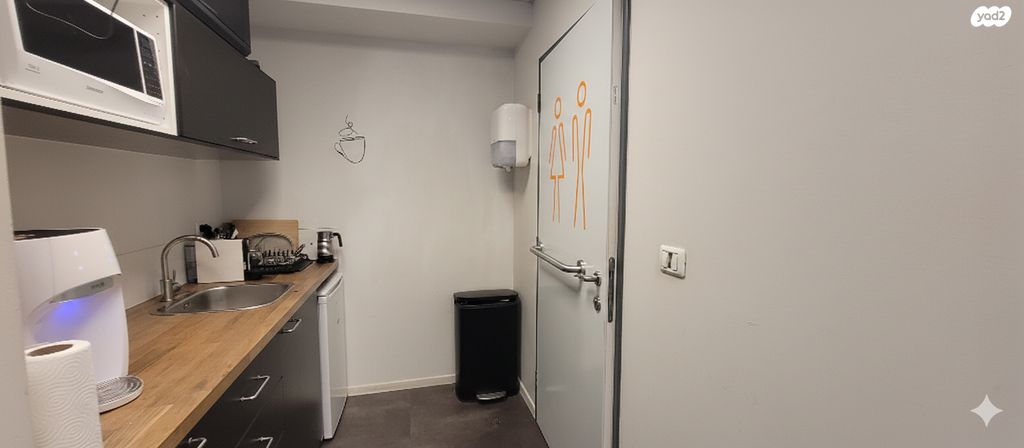 מבני תעשיה, אזור תעשיה נווה נאמן, הוד השרון