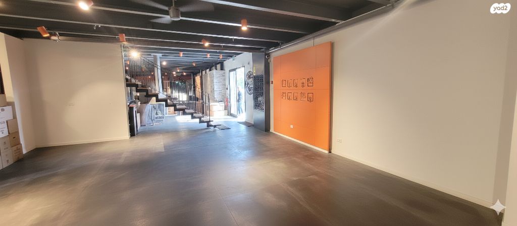 מבני תעשיה, אזור תעשיה נווה נאמן, הוד השרון